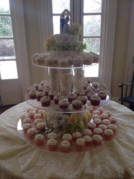 Wedding cup cakes at Seven Gables