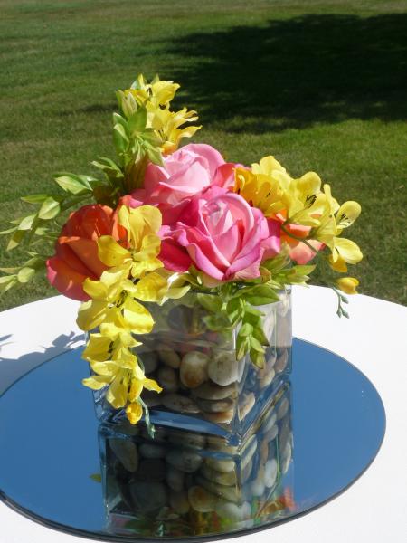 12-5" x 5" Cubes Available @ $4/each.

Like New Condition.

(Mirror, Florals & Stones Not Included.) 