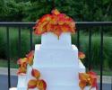 How beautiful is this calla lily inspired wedding cake?