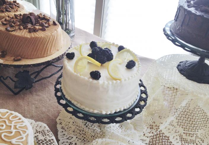 Lemon blackberry cake with butter cream icing