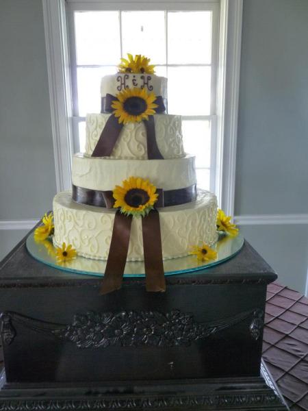 Sunflowers make the cake